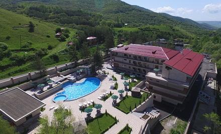 ararat-resort-hotel-aghveran-food-pool