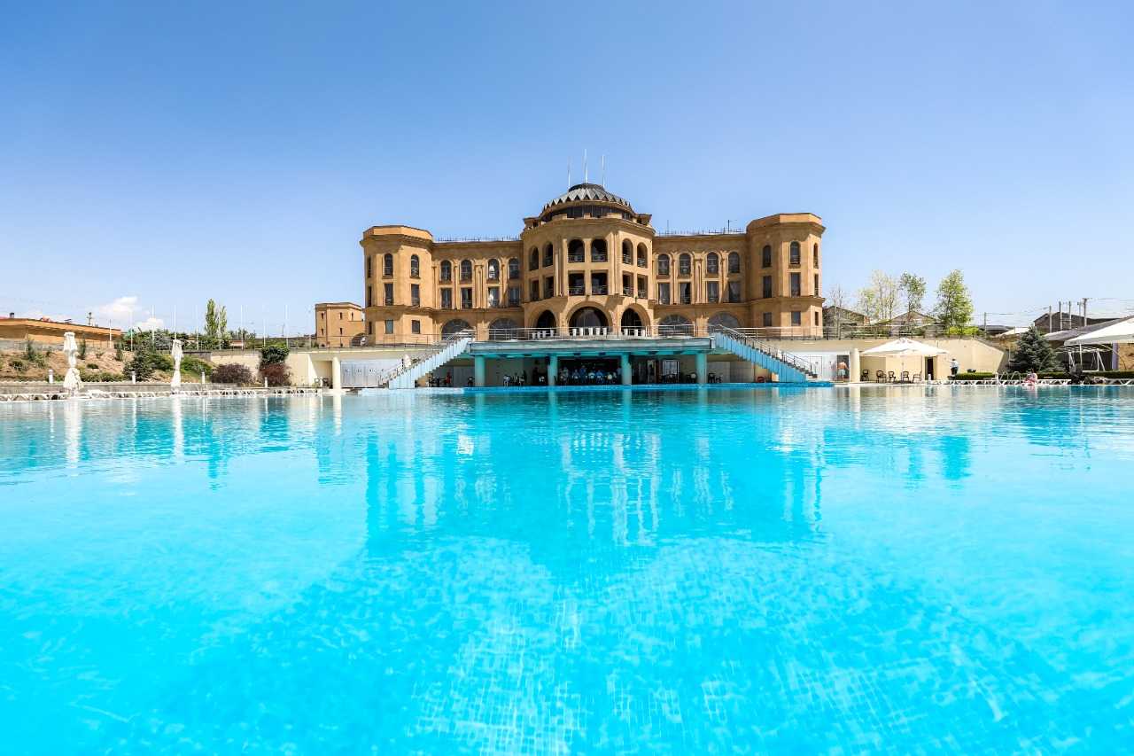 Լաթար-լողավազան-Երևան-զեղչեր