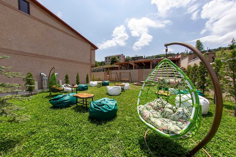լողավազանով-հյուրանոց-Ծաղկաձորում-հանգիստ-զեղչով