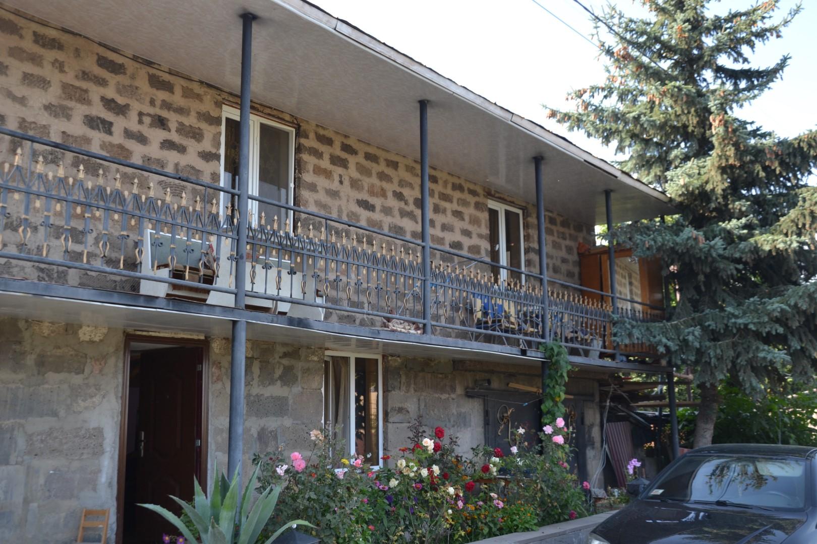 solo-craft-cottage-tsaghkadzor