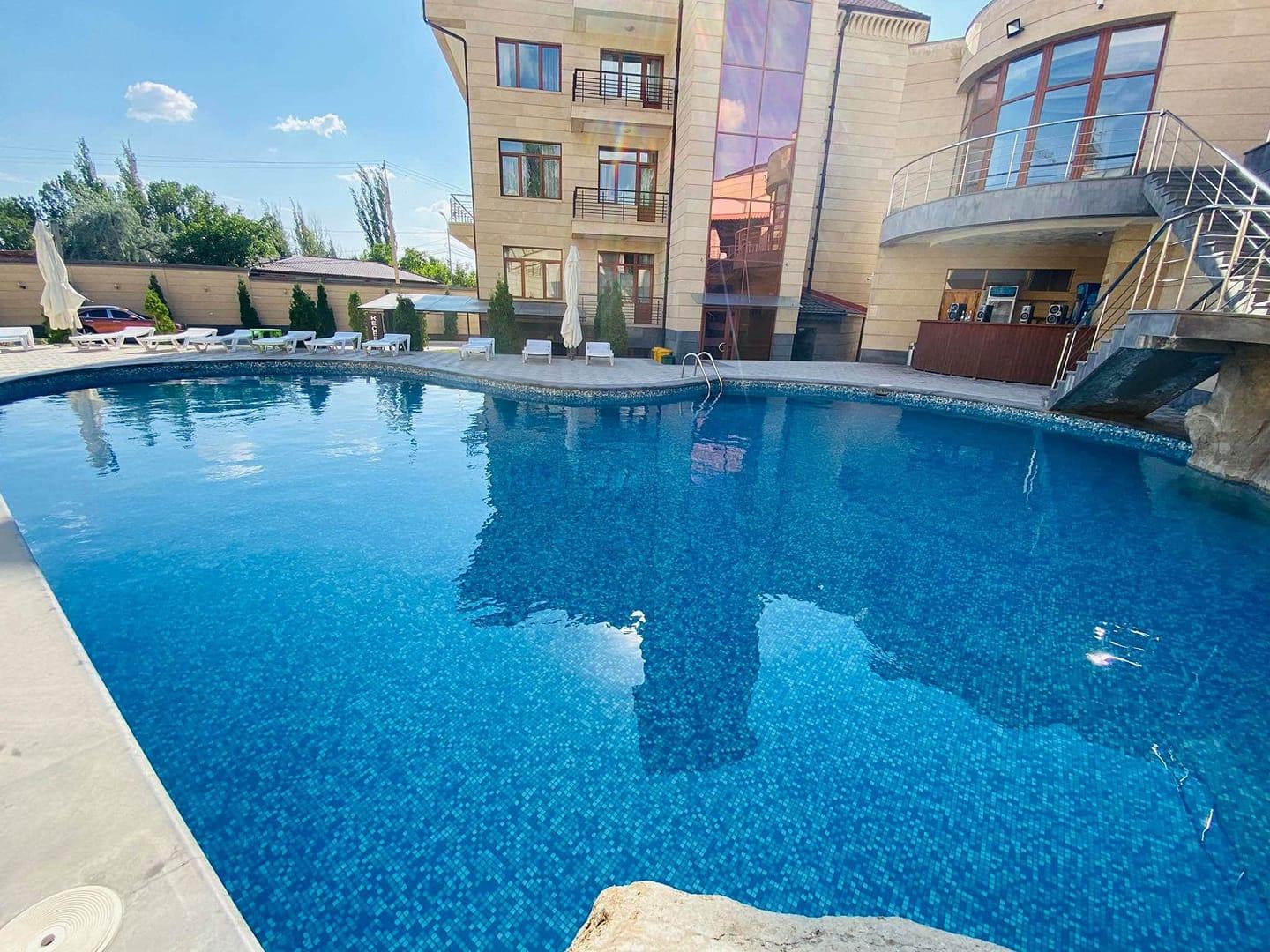 loxavazan-yerevan-grand-hills-hotel