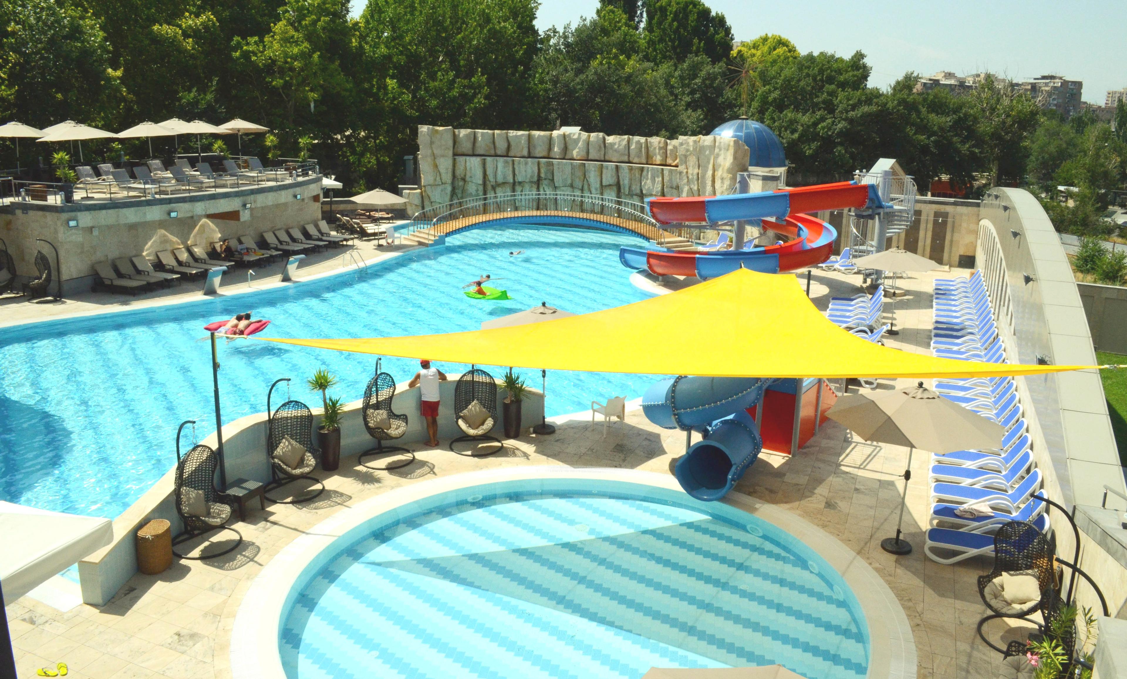 loxavazan-multi-wellness-center