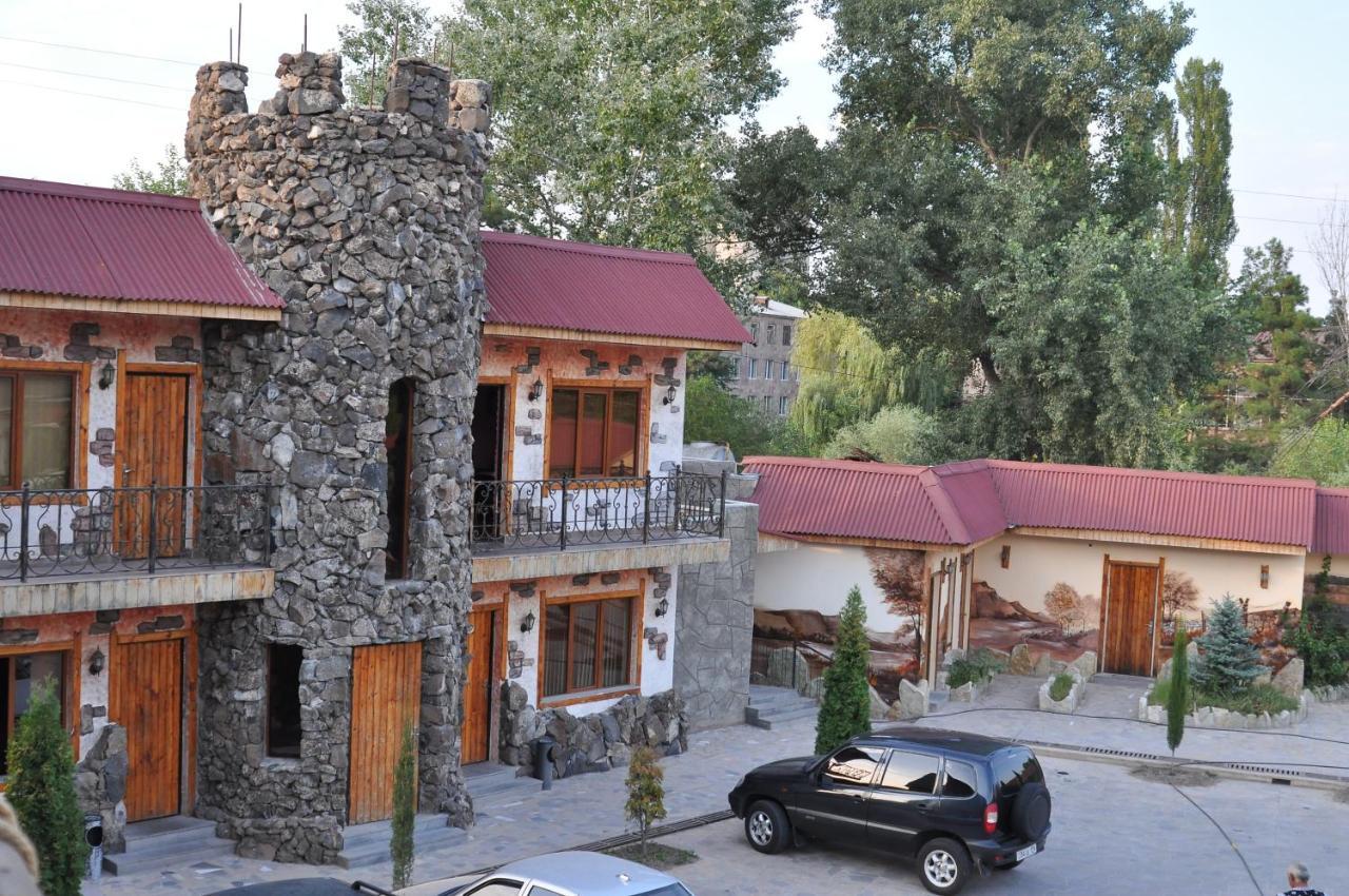 mayisyan-kamurdj-hotel-ijevan