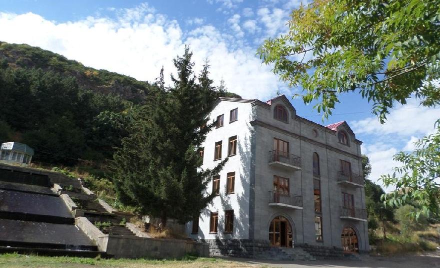 villa-imperial-hotel-jermuk