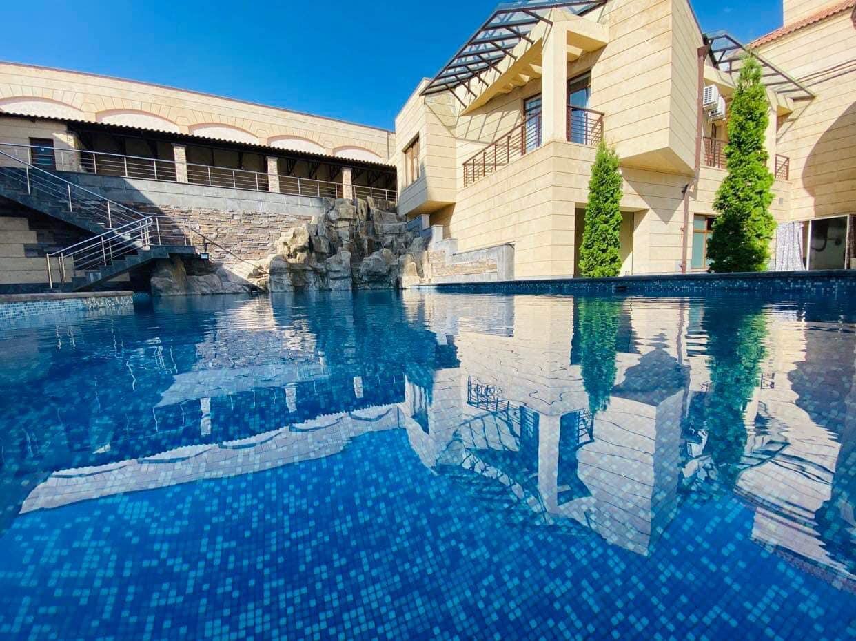 loxavazan-kananc-hamar-grand-hills-hotel