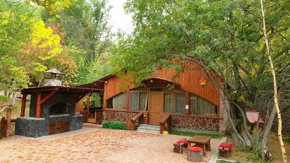 narek-resort-aghveran-cottage-pool