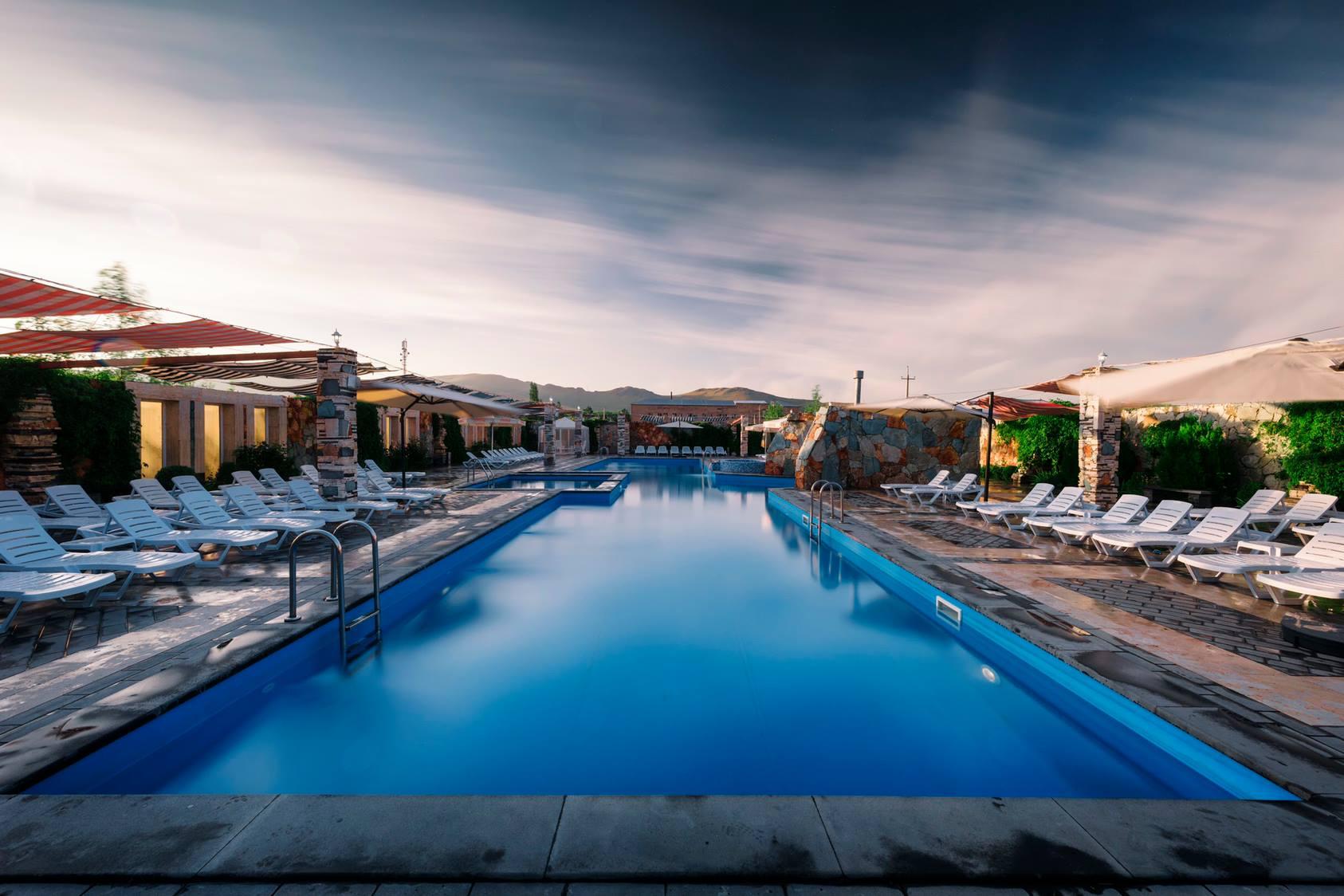 hangist-sevan-maria-resort-hotel