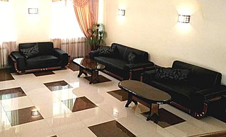 hovit-hanqavan-hotel-pool-food