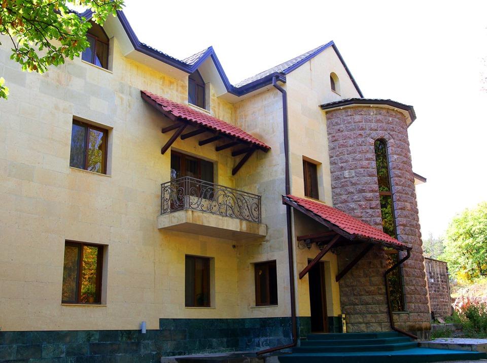 tsaghkadzor-hangist-tsaghkatun-hotel