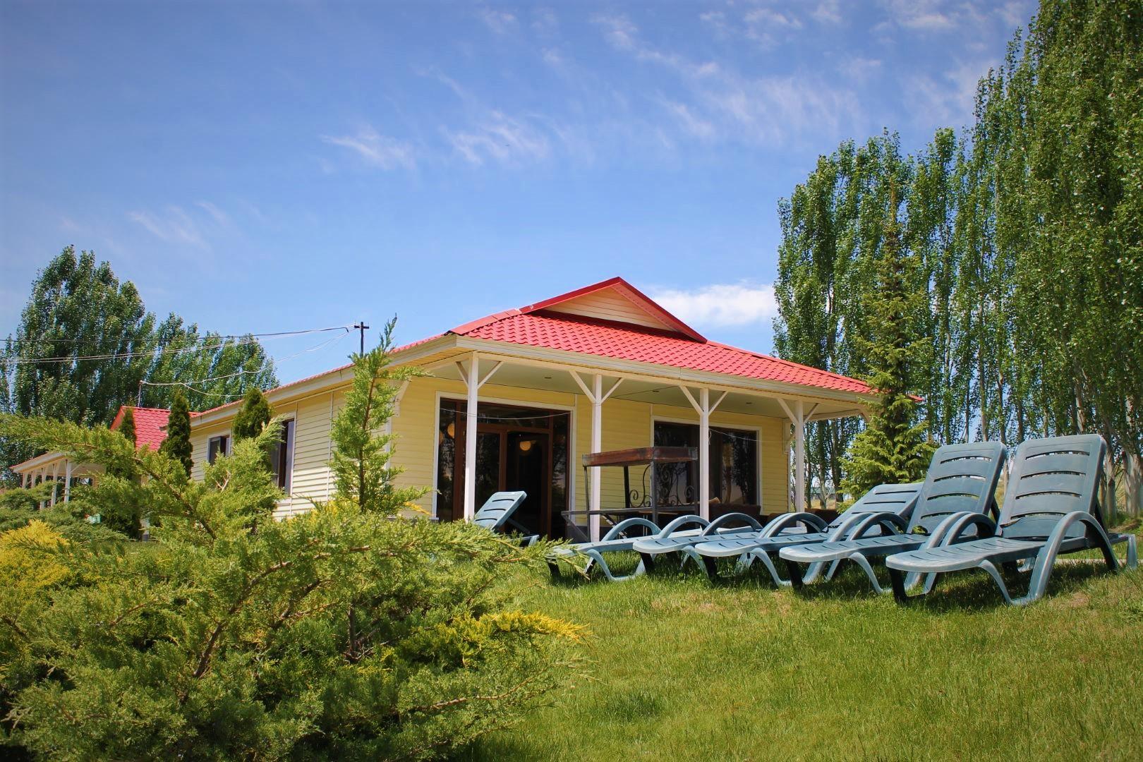 sevan-daniel-pesso-cottage