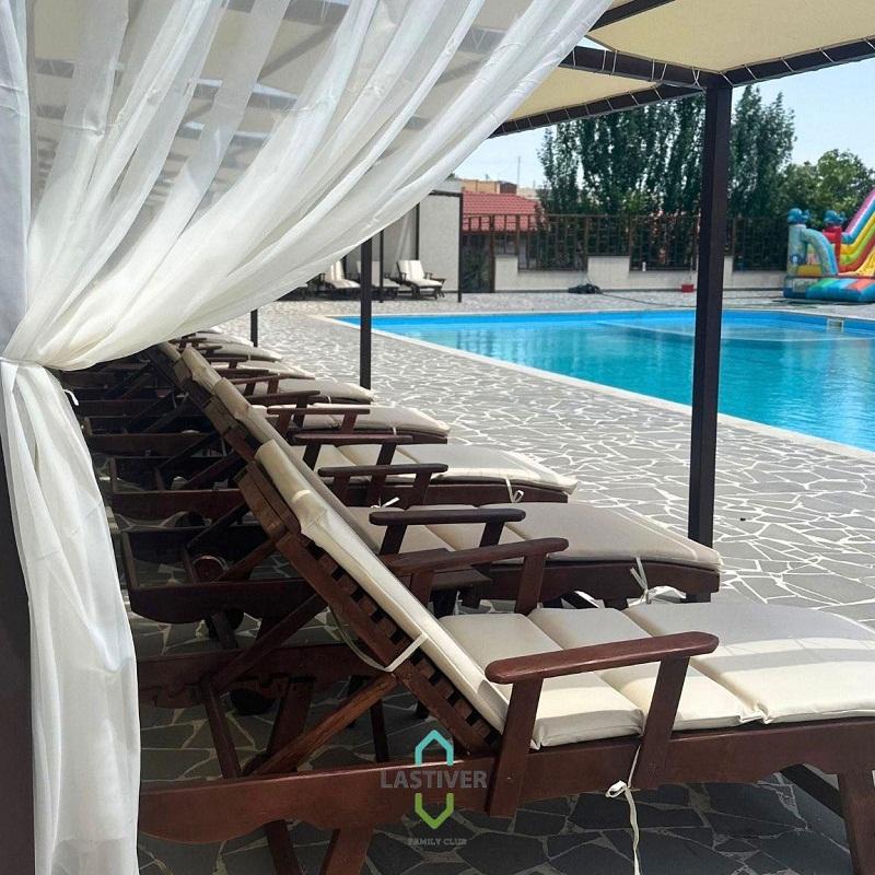 բացօթյա-լողավազան-աշտարակ