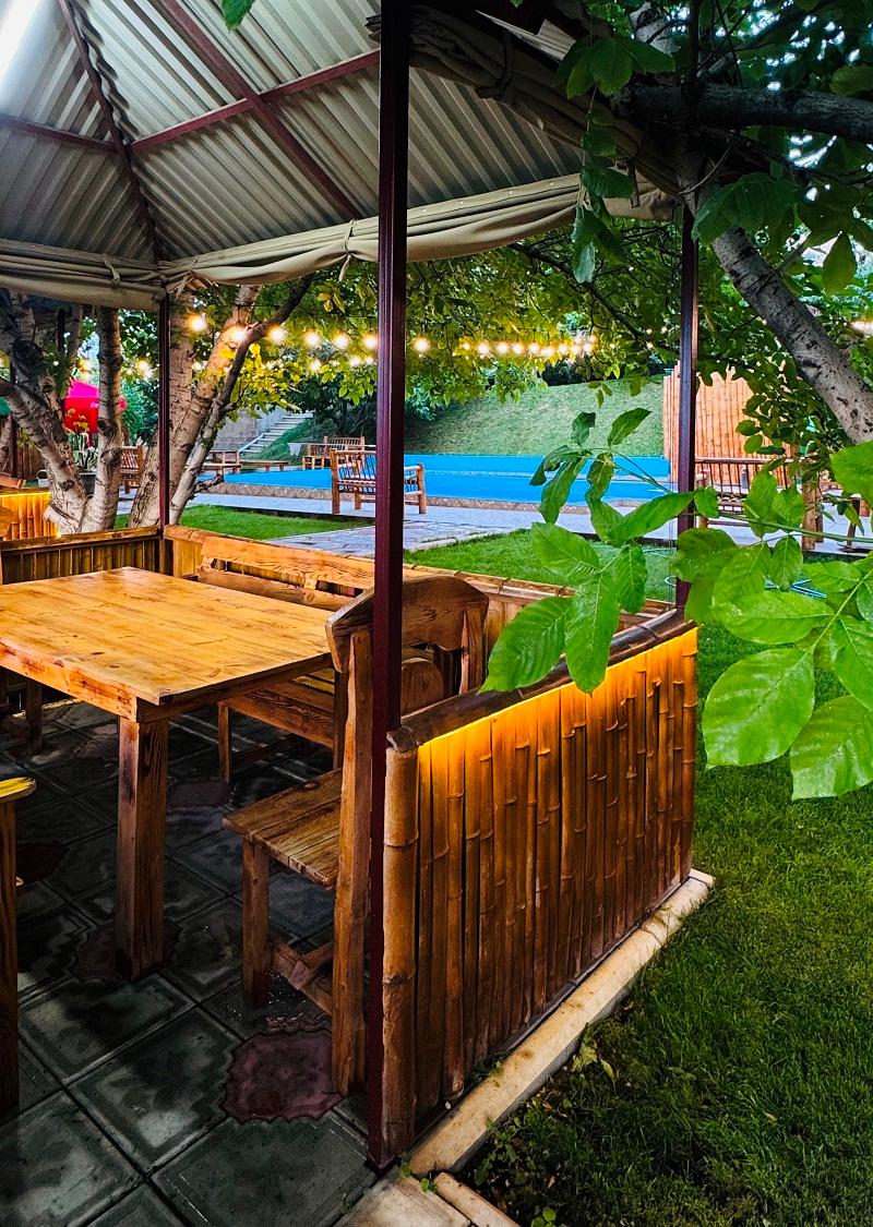 lozavazanov-hangsti-goti-restoran-yerevanum