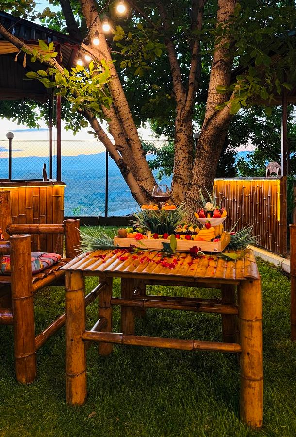 HovEat-Garden-yerevan
