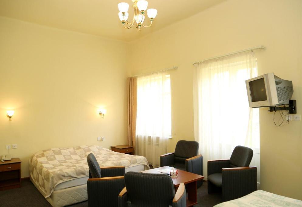 blue-sevan-hotel-discounts-biglemon-Armenia