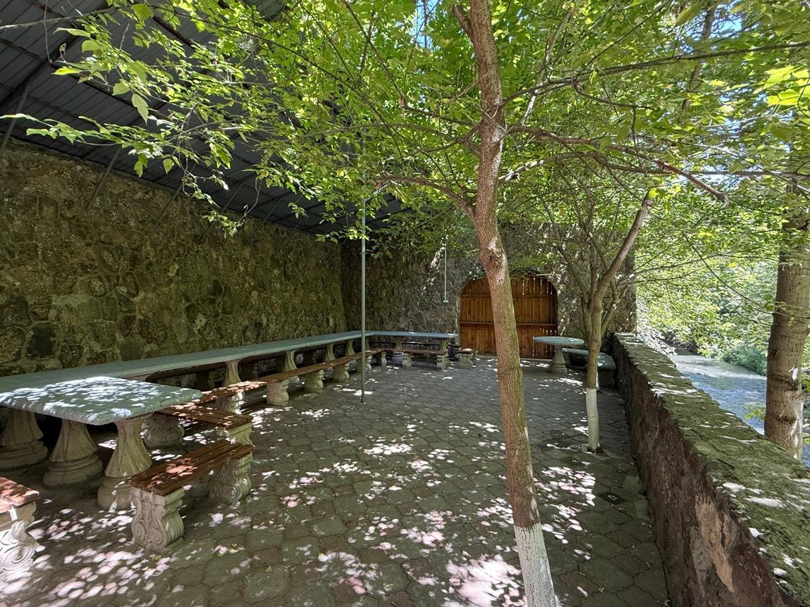 բացօթյա-տաղավարներ-արզնի-ձոր-կանյոն-ռեզորթ