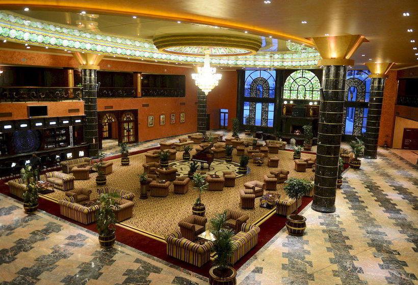 tsaghkadzor-golden-palace-hotel-breakfast-pool