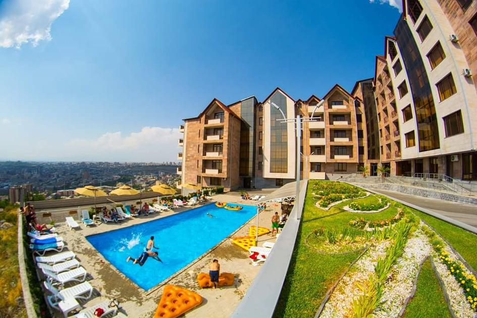 panorama-yerevan-resort-loxavazan-zexch