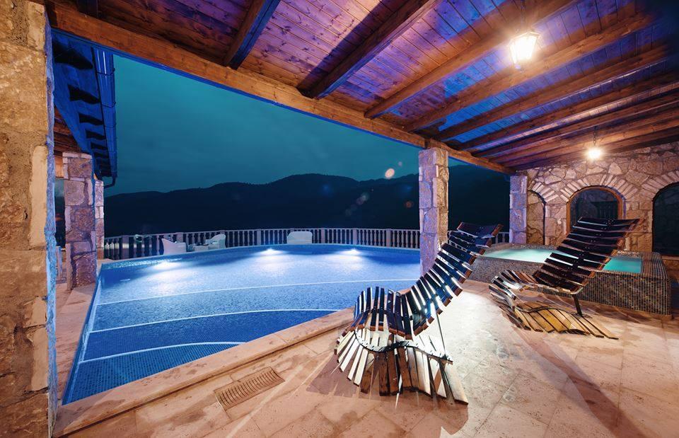 lastiver-resort-hotel-pool-breakfast-sauna